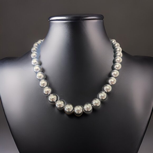 Contemporary Style Vintage Lobster Claw Metallic Pearl Necklace - Picture 1 of 4